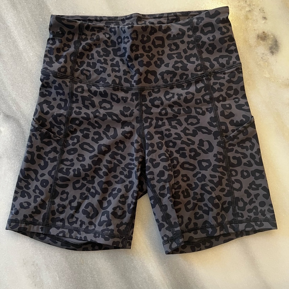 Leopard Print Women's workout Shorts